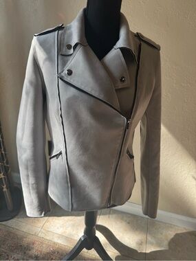 Women's Grey Faux Suede Moto Jacket No bundles please